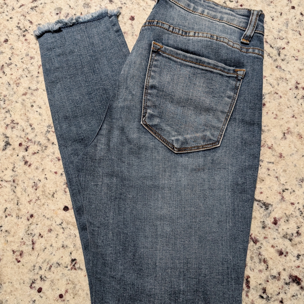 KanCan Frayed Hem Blue Ankle Jeans